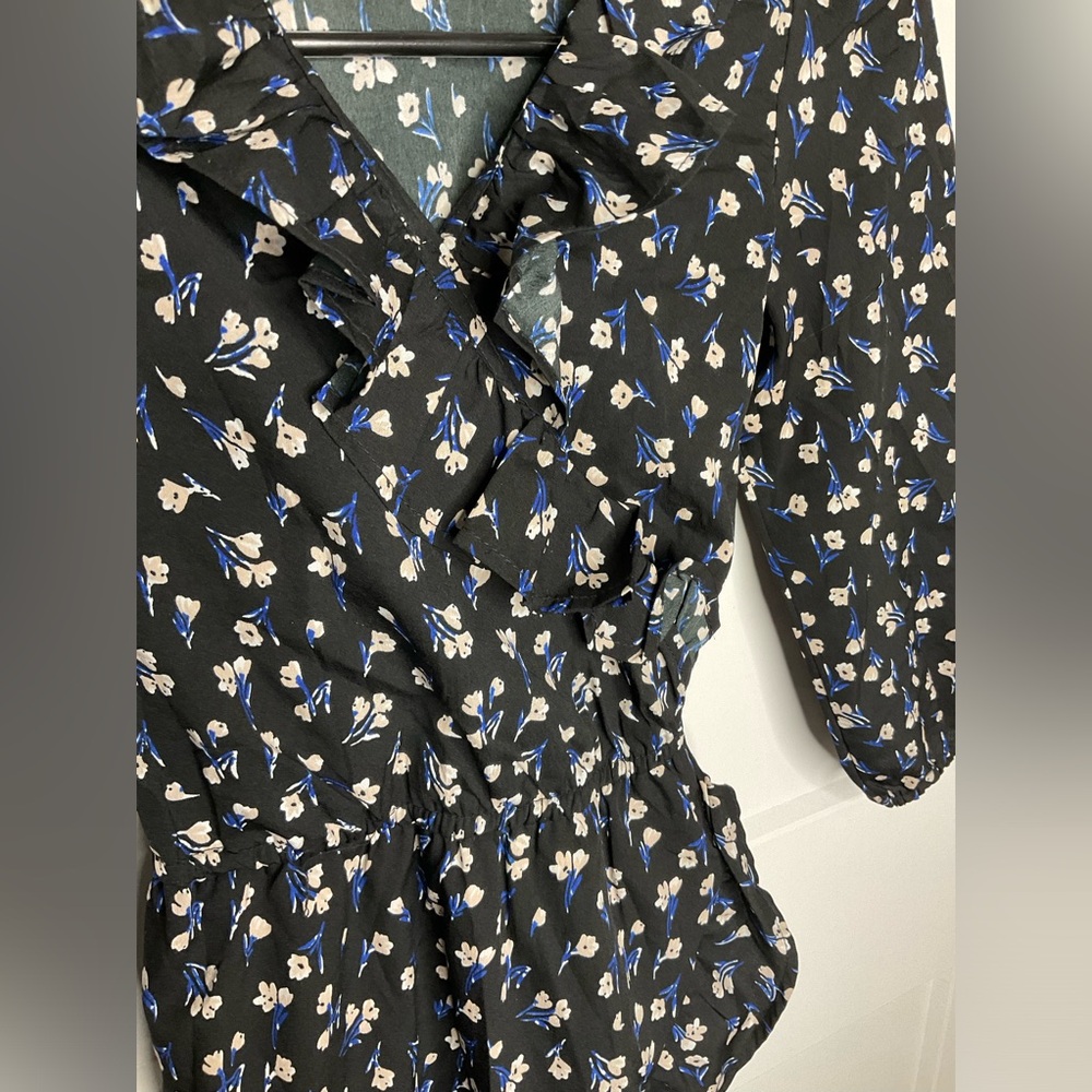 Black dress with floral pattern size 10 girls - Picture 4 of 4